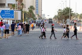 Kuwait govt urges public to halt gatherings