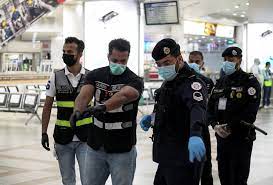 Kuwait bans travel for unvaccinated citizens 