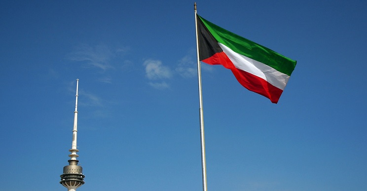 Kuwait shuts land and sea border crossings